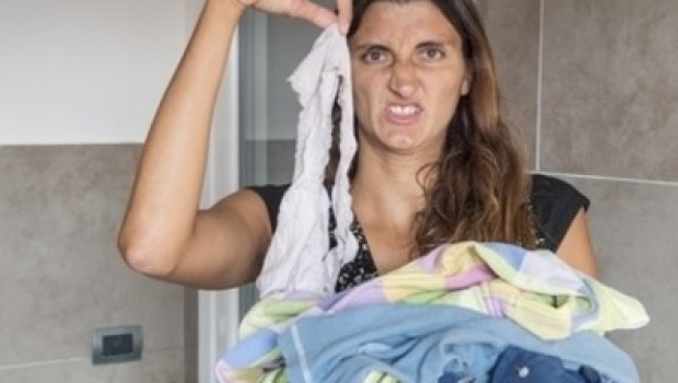 Wäsche aus Waschmaschine stinkt – Ursachen und Lösungen